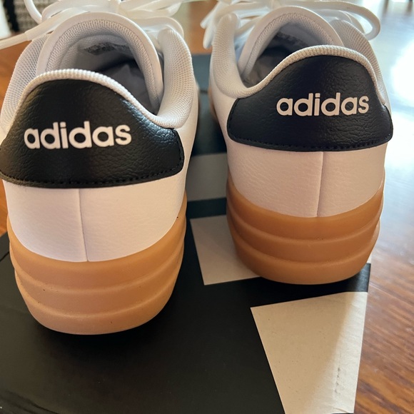 Women’s 7.5 Adidas Court Platform Samba Sneakers! - Picture 3 of 10